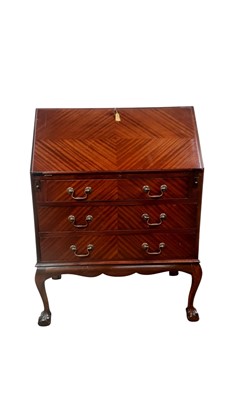 Lot 186 - REPRODUCTION MAHOGANY BUREAU