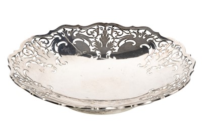 Lot 1089 - GEORGE V SILVER FOOTED BOWL
