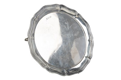 Lot 1093 - EDWARDIAN SILVER CARD TRAY
