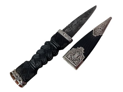 Lot 84 - SILVER MOUNTED SKEAN DHU