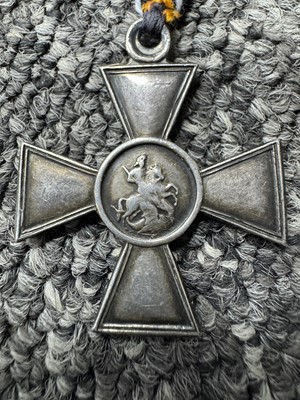 Lot 98 - RUSSIAN IMPERIAL CROSS OF ST. GEORGE MEDAL