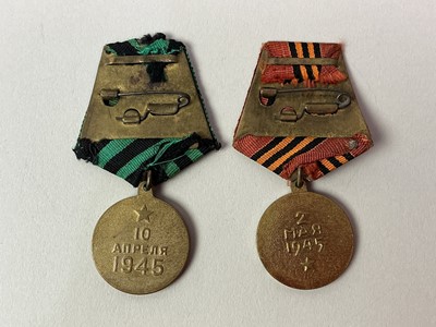 Lot 101 - SOVIET CAPTURE OF BERLIN MEDAL