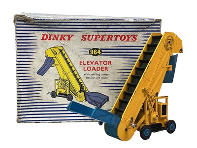 Lot 261 - DINKY SUPERTOYS