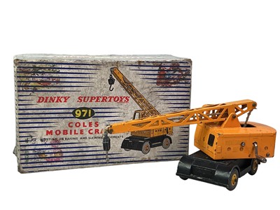 Lot 264 - TWO DINKY SUPERTOYS MODELS