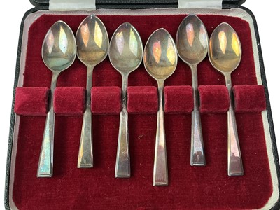 Lot 167 - SET OF SIX SILVER TEASPOONS