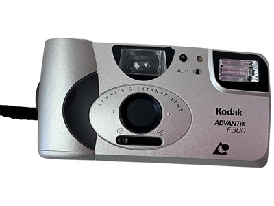 Lot 166 - GROUP OF CAMERAS