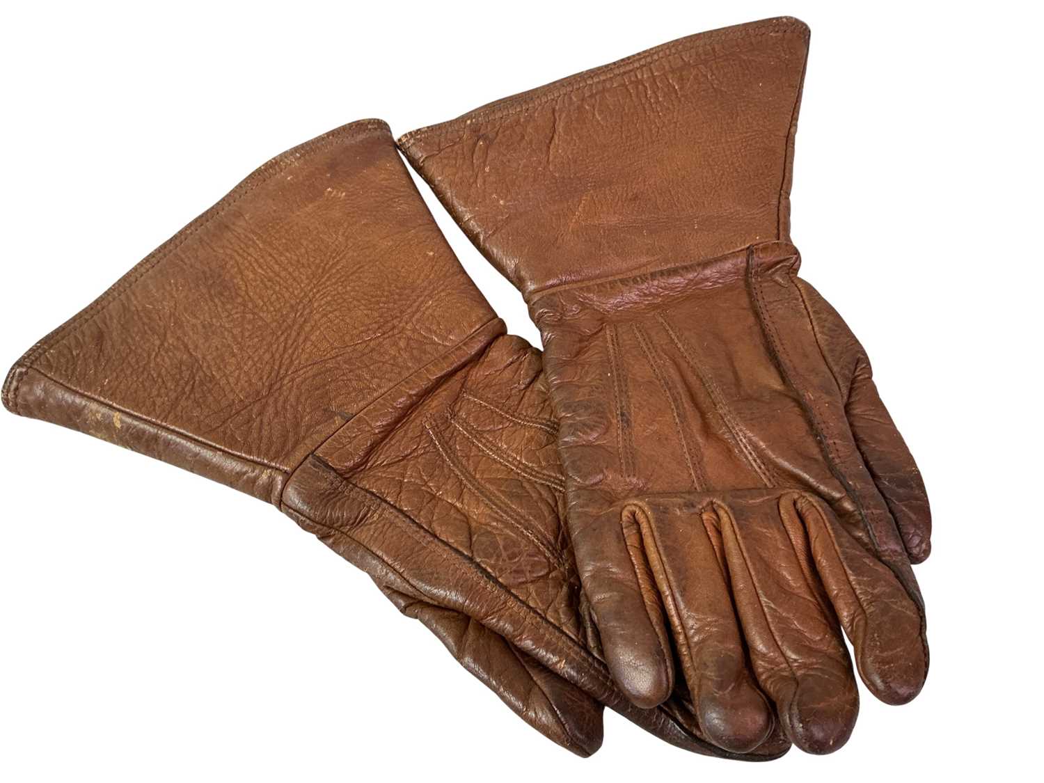 Lot 118 - PAIR OF WWII BROWN LEATHER DRIVING GLOVES