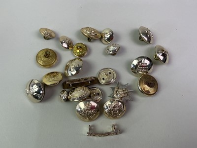 Lot 125 - COLLECTION OF BRITISH MILITARY TUNIC BUTTONS