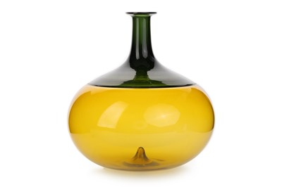 Lot 552 - VENINI GLASS VASE