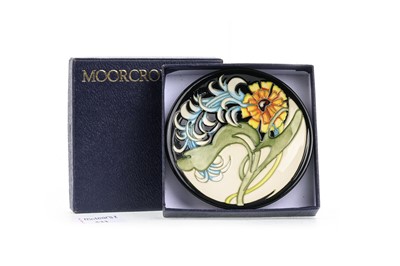 Lot 533 - MOORCROFT DISH