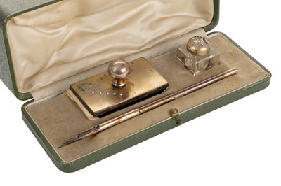 Lot 1137 - EDWARDIAN WRITING SET