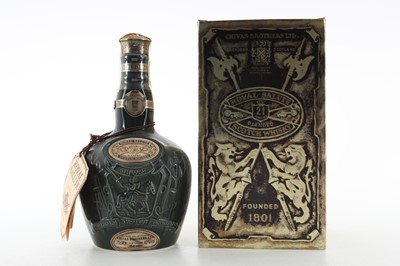 Lot 395 - CHIVAS ROYAL SALUTE 21 YEAR OLD EMERALD DECANTER