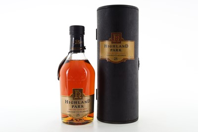Lot 424 - HIGHLAND PARK 25 YEAR OLD CASK STRENGTH 1990S