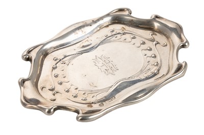 Lot 1150 - EDWARDIAN ART NOUVEAU STYLE SILVER PIN TRAY