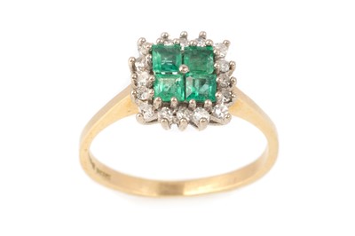 Lot 573 - EMERALD AND DIAMOND RING