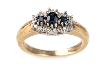 Lot 604 - SAPPHIRE AND DIAMOND CLUSTER RING