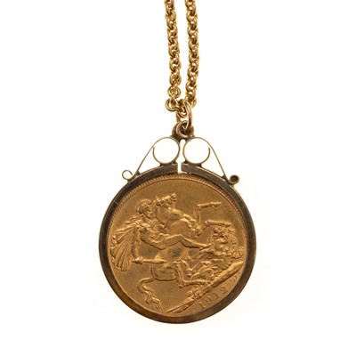 Lot 49 - GEORGE V GOLD SOVEREIGN PENDANT ON CHAIN