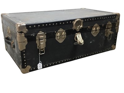 Lot 381 - VINTAGE TRAVEL TRUNK