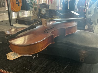 Lot 981 - FRENCH VIOLIN WITH BOW