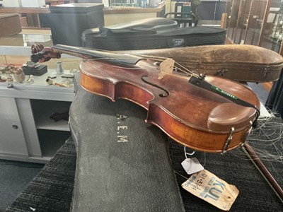 Lot 981 - FRENCH VIOLIN WITH BOW