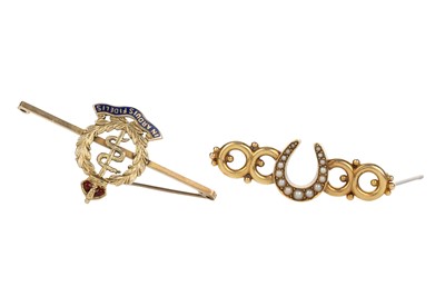 Lot 405 - GOLD SWEETHEART BROOCH