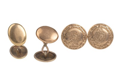 Lot 407 - PAIR OF GOLD OVAL CUFFLINKS
