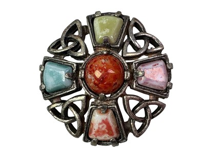 Lot 48 - COLLECTION OF VINTAGE BROOCHES