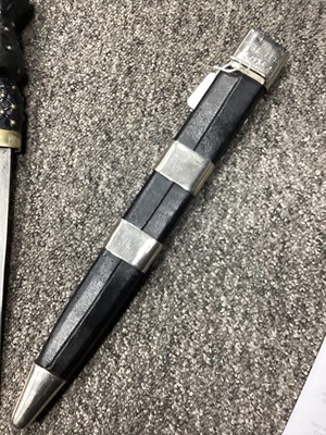 Lot 182 - 1985 BRITISH MILITARY ISSUE SCOTTISH DIRK