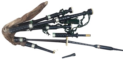 Lot 976 - SET OF BAGPIPES
