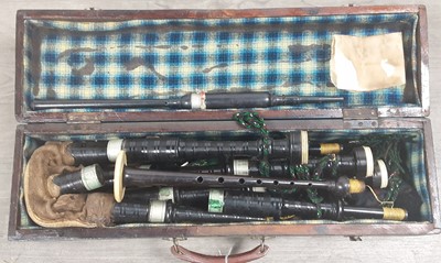 Lot 976 - SET OF BAGPIPES