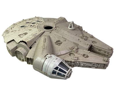 Lot 129 - VINTAGE STAR WARS MILLENNIUM FALCON MODEL