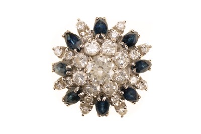 Lot 620 - SAPPHIRE AND DIAMOND CLUSTER RING