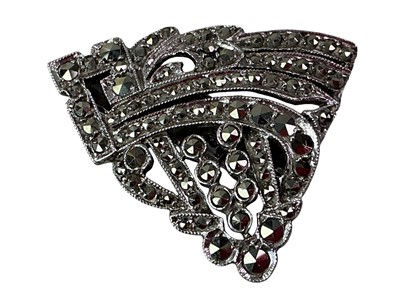 Lot 85 - GROUP OF SILVER AND OTHER COSTUME JEWELLERY