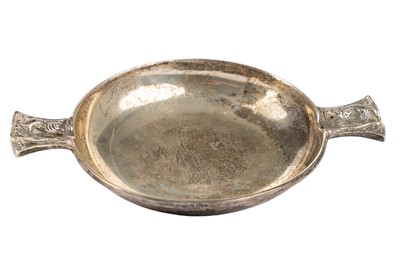 Lot 1176 - GEORGE V SILVER QUAICH