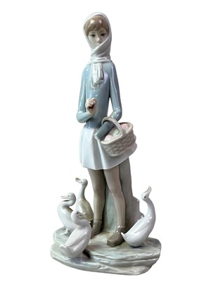 Lot 17 - GROUP OF CERAMIC FIGURES