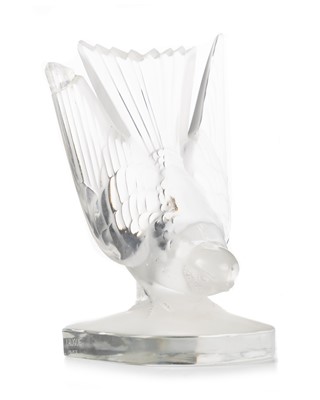 Lot 608 - LALIQUE FRANCE 'HIRONDELLE' BOOKEND