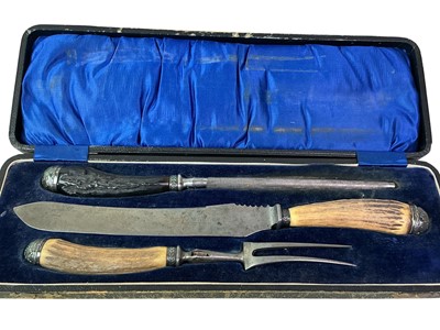 Lot 179 - HORN HANDLED CARVING SET