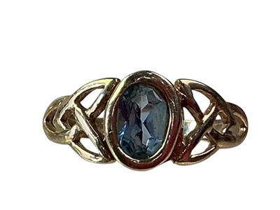 Lot 14 - BLUE ZIRCON RING