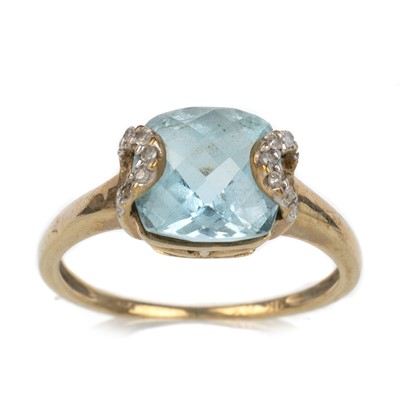 Lot 430 - BLUE ZIRCON AND DIAMOND DRESS RING