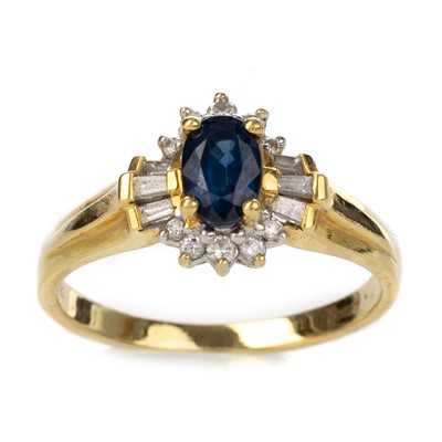 Lot 436 - SAPPHIRE AND DIAMOND CLUSTER RING