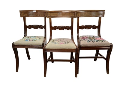 Lot 163 - MATCHED SET OF SIX LATE REGENCY MAHOGANY SINGLE DINING CHAIRS