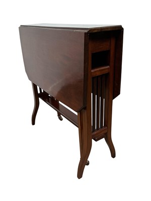 Lot 164 - EDWARDIAN MAHOGANY SUTHERLAND TEA TABLE