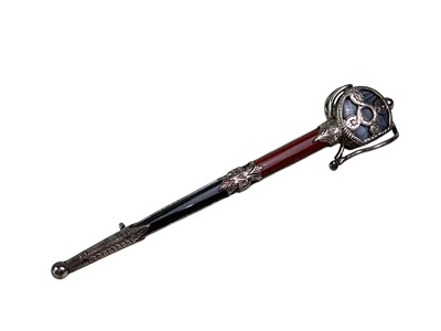 Lot 7 - SILVER AND AGATE SET CLAYMORE KILT PIN