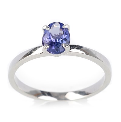 Lot 460 - TANZANITE SOLITAIRE RING