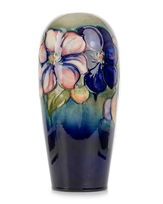 Lot 625 - MOORCROFT POTTERY VASE