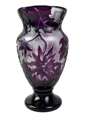 Lot 321 - ART CAMEO GLASS VASE