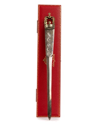 Lot 1181 - QUEEN ELIZABETH II SILVER JUBILEE PAPER KNIFE