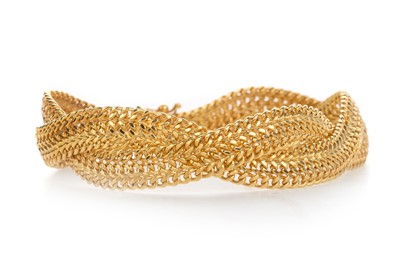 Lot 446 - WOVEN GOLD BRACELET