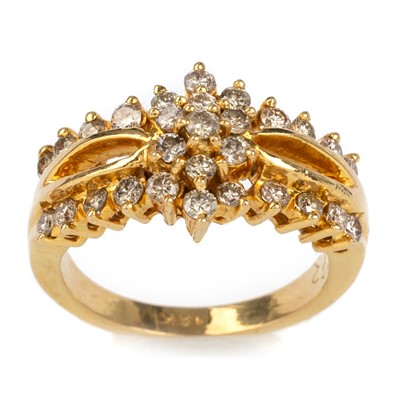 Lot 471 - GOLD RING