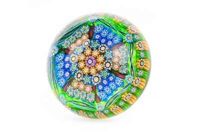 Lot 640 - PERTHSHIRE GLASS PAPERWEIGHT